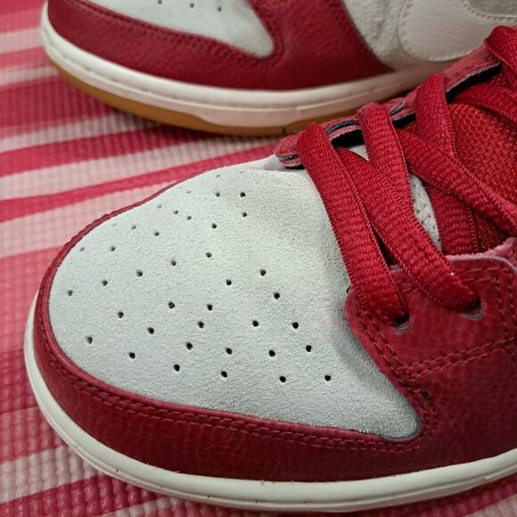 Size 12 - Nike Dunk Pro SB Low Valentines Day Men 304292-612 - Picture 9 of 16